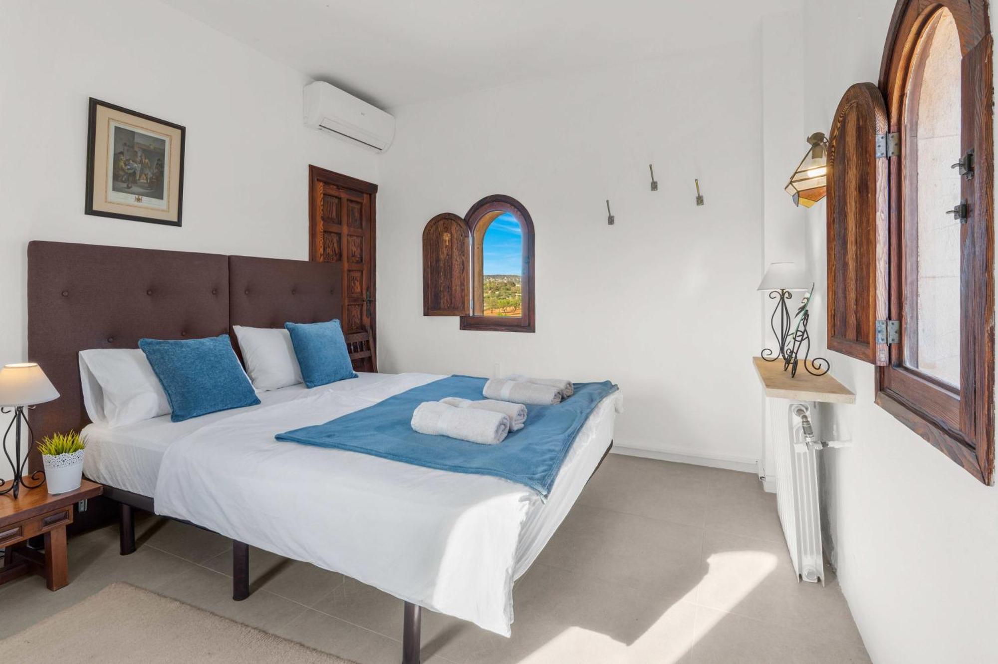 Villa Outstanding Rústica Felostal With Sauna&pool